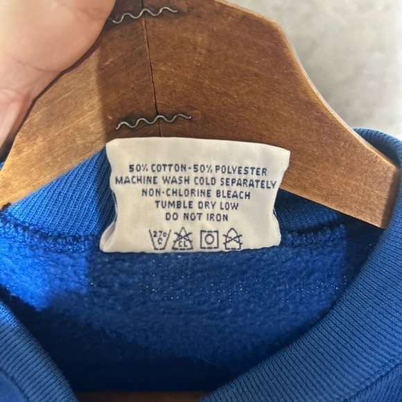 Vintage 80s velvasheer royal blue St. Louis pink puff paint skyline sweatshirt - Picture 5 of 7